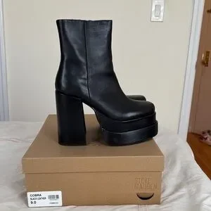 Steve Madden Black Platform Boots, only worn ONCE